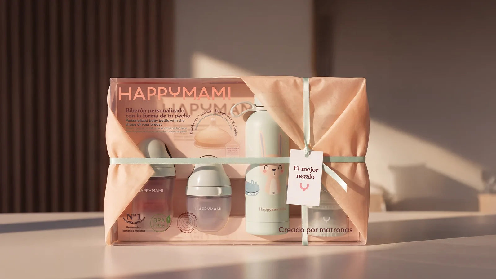 Happymami gift box with bottles and a thermos